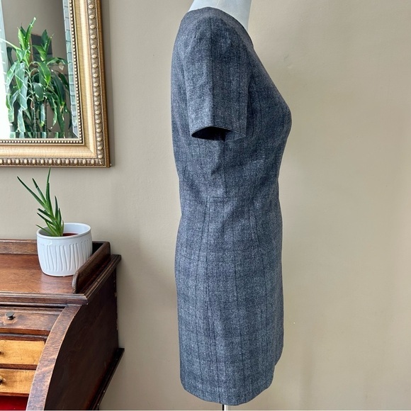 Aritzia Babaton Glen Plaid Gray Short Sleeve Wool Cashmere Shift Sheath Dress 4 - Picture 7 of 11